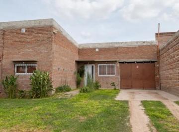 Casa · 100m² · 8 Ambientes · Casa a Estrenar 2 Dorm., Cochera y Patio - Praderas