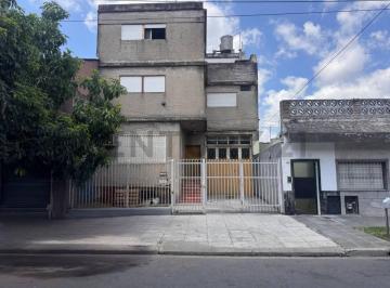 Bodega-Galpón · 434m² · 8 Ambientes · 2 Cocheras · Venta Galpon Caseros 434 m² 2 Plantas