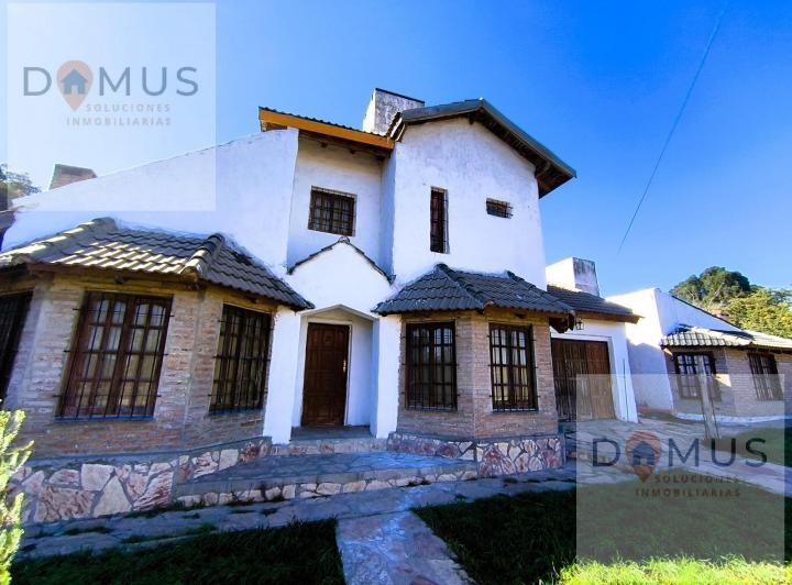 Casa · 204m² · 5 Ambientes · 1 Cochera