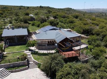 Casa · 400m² · 5 Ambientes · 4 Cocheras · Casa en La Cumbre