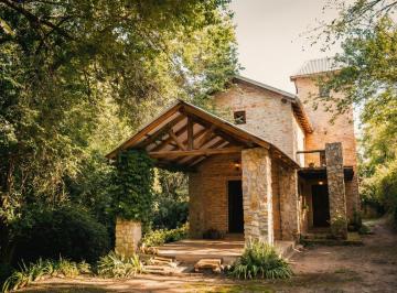 Casa · 128m² · 4 Ambientes · 1 Cochera · Casa en La Cumbre