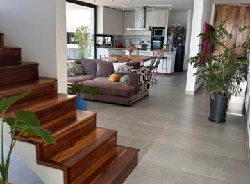 INCA PROPIEDADES Ofrece para la VENTA

Hermosa casa Ubicada en Prestigioso BARRI · Hermosa Casa en Barrio Gran Boedo