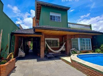 Casa de 4 ambientes, Quilmes · Casa 4 Ambientes en Venta – Cochera, Patio, Pileta y Local Comercial