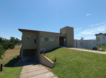 Casa · 221m² · 5 Ambientes · 2 Cocheras · Casa en Venta - 4 Dorm. 4 Baños - Pinamar