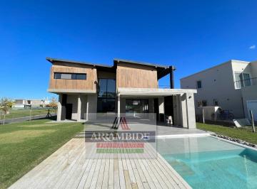Casa · 802m² · 4 Dormitorios · 2 Cocheras · Casa - El Canton - Golf