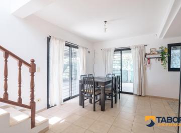 Casa · 135m² · 4 Ambientes · 2 Cocheras · Dúplex con Patio en Housing | Villa Allende