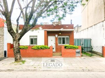 Casa de 4 ambientes, General San Martín · Villa Maipú - Casa 4 Ambientes - Entrada P/2 Autos, Jardín Al Frente, Gran Patio y Terraza.