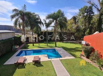 Casa · 380m² · 7 Ambientes · 3 Cocheras · Casa en Santo Tome