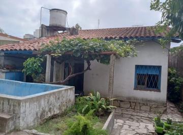 Casa · 248m² · 3 Ambientes · Casa en Venta - 2 Dorm. 1 Baño - Morón