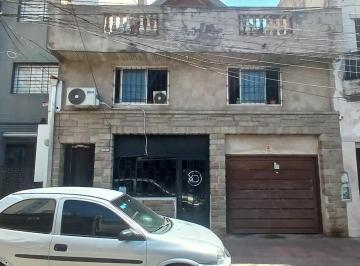 Casa · 480m² · 13 Ambientes · 1 Cochera · Casa en Venta Centro de Villa Ballester!