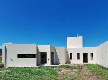 Casa · 564m² · 5 Ambientes · Casa Frente a Espacio Verde, Tejas 4, Malagueño, 3 Dorm.
