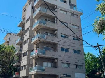 Departamento de 3 ambientes, Berazategui · Departamento Tres Ambientes con Cochera Cubierta en El Centro de Berazategui