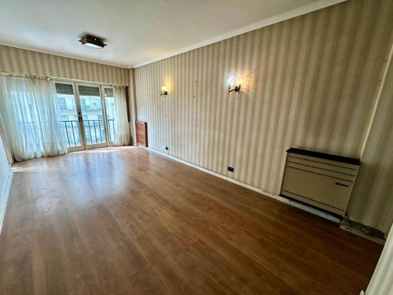 Venta de Departamento de 3 Ambientes con Dependencia