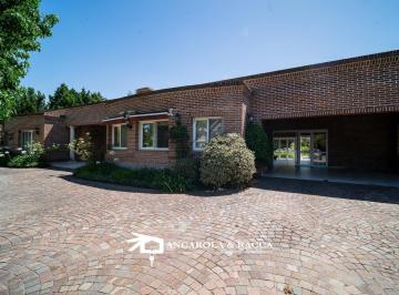 Casa · 2680m² · 6 Ambientes · 2 Cocheras · Excelente Casa en Una Planta en Country San Diego