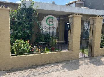 Casa · 120m² · 5 Ambientes · 1 Cochera · Casa en Venta Localidad Merlo
