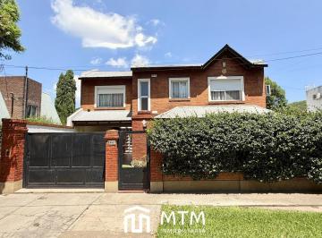 Casa · 165m² · 3 Dormitorios · 2 Cocheras · Casa en Venta Rosario, Barrio Parque Field.