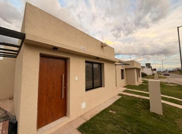 Casa · 76m² · 3 Ambientes · 1 Cochera · Casa Docta - Uno & Dos Dorm.