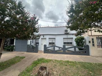 MGZ-MGZ-650_2 · Venta de Casa Mas Departamento en El Fondo con Piscina