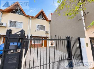PH · 121m² · 4 Ambientes · 1 Cochera · PH en Vict. - B. Centro