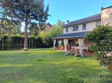 Casa · 170m² · 5 Ambientes · 3 Cocheras · Casa en Maschwitz Privado