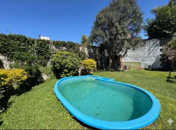 Casa · 100m² · 5 Ambientes · 1 Cochera · Casa en Fisherton con Jardín y Pileta