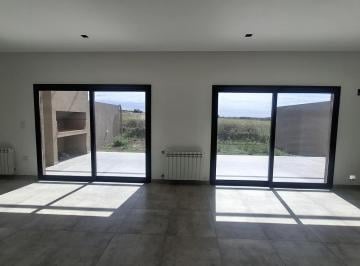 Casa · 143m² · 5 Ambientes · 1 Cochera · Casa en Venta de 3 Dorm. en Docta Central Córdoba Capital