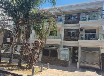 Departamento de 2 ambientes, Lomas de Zamora · Dto en Alquiler 2 Ambientes Al Frente, 2° Piso con Balcon, Terr/p y Cochera. Totalmente Amueblado.