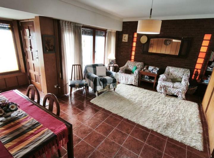 Casa · 154m² · 5 Ambientes · 1 Cochera