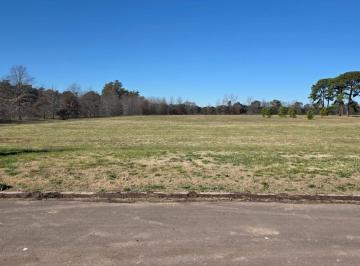 Terreno · 1600m² · Terreno en Los Pinares C. Club