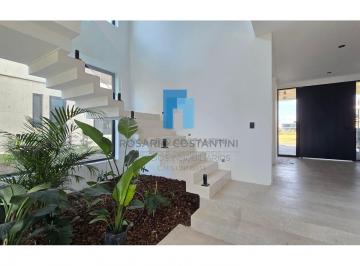 Casa · 420m² · 7 Ambientes · 5 Cocheras · Venta Casa a Estrenar con Amarra en El Yacht, Nordelta