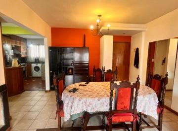 Departamento de 4 ambientes, Lanús · Venta. Depto. de 4 Amb con Balcon, Al Frente. Excelente Ubicacion!