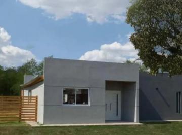 Casa · 100m² · 3 Ambientes · 2 Cocheras · Casa en Venta 2 Dorm Barrio Santa Emilia Pilar del Este