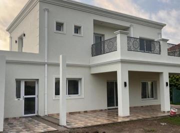 Casa · 219m² · 5 Ambientes · 4 Cocheras · Venta Casa Valdevez