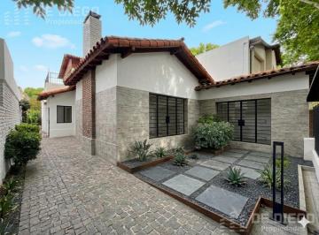Casa · 200m² · 5 Ambientes · 2 Cocheras · Bajó de Precio! Venta Casa de 5 Ambientes con Jardín y Parrilla, Florida, Vicente López