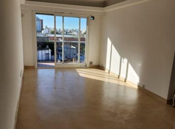 Departamento de 2 ambientes, Floresta · Departamento de Dos Ambientes con Coch Opcional