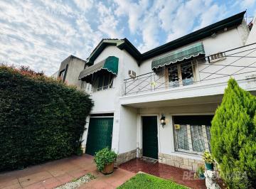 Casa · 272m² · 6 Ambientes · 1 Cochera · Casa Venta Bajo Vicente Lopez 3 Dorm. Cochera Gran Jardín