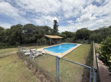 Casa · 270m² · 4 Dormitorios · 6 Cocheras · Casa Quinta en Unquillo