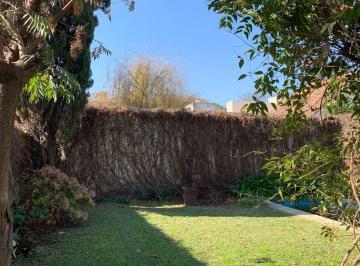 Casa · 225m² · 5 Ambientes · Casa - Alberdi