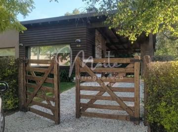 Casa · 120m² · 4 Ambientes · 1 Cochera · Venta Casa 4 Ambientes Acantilados