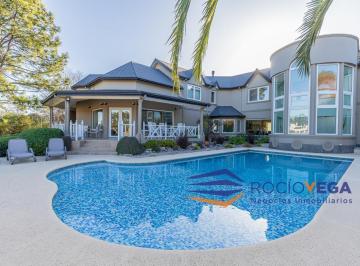 Casa · 700m² · 7 Ambientes · 4 Cocheras · Casa en Venta en Country San Diego Moreno