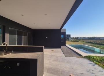 Casa · 200m² · 4 Ambientes · 4 Cocheras · Casa de Diseño en El Naudir
