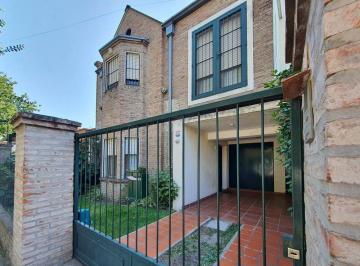 Casa · 150m² · 7 Ambientes · 1 Cochera · Sarratea 685 Bis