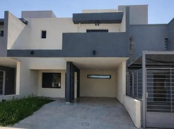 Casa · 163m² · 4 Ambientes · 1 Cochera · Casa en Don Bosco