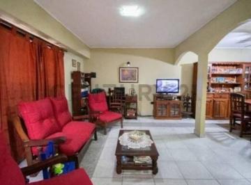 Casa · 160m² · 4 Ambientes · 2 Cocheras · Casa en Venta 2 Dorm. Verde Cochera Apto Banco La Plata