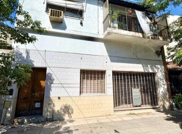 PH de 3 ambientes, Pompeya · Local con Vivienda a Reciclar en Planta Baja y Sin Expensas