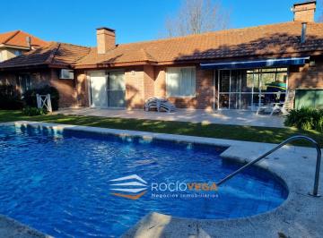 Casa · 180m² · 4 Ambientes · 1 Cochera · Casa en Alquiler en Barrio Cerrado Santa Ana Moreno