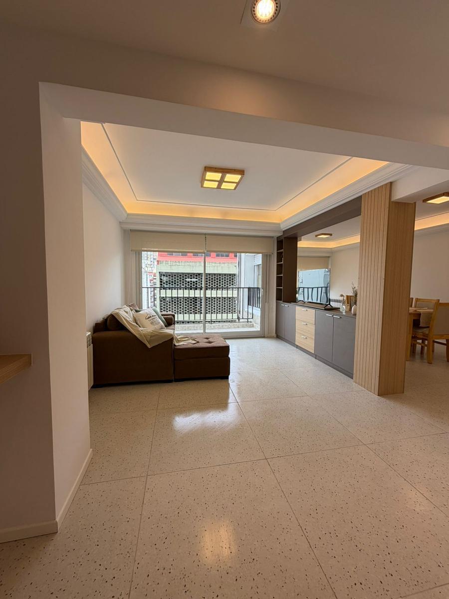 4 ambientes con balcon al frente