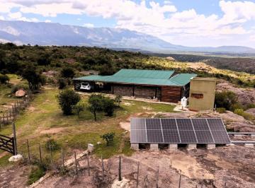 Casa · 3003m² · 5 Ambientes · 1 Cochera · En Venta | Cabaña Serrana con Vistas Panorámicas en Traslasierra