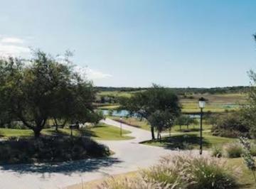 Casa · 300m² · 6 Ambientes · 1 Cochera · Casa a Estrenar en Estancia El Terrón, Mendiolaza – 4 Dorm., Una Planta
