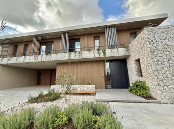 Casa · 457m² · 5 Ambientes · 1 Cochera · Casa Chalet en Alquiler en Virazón, Nordelta, Tigre